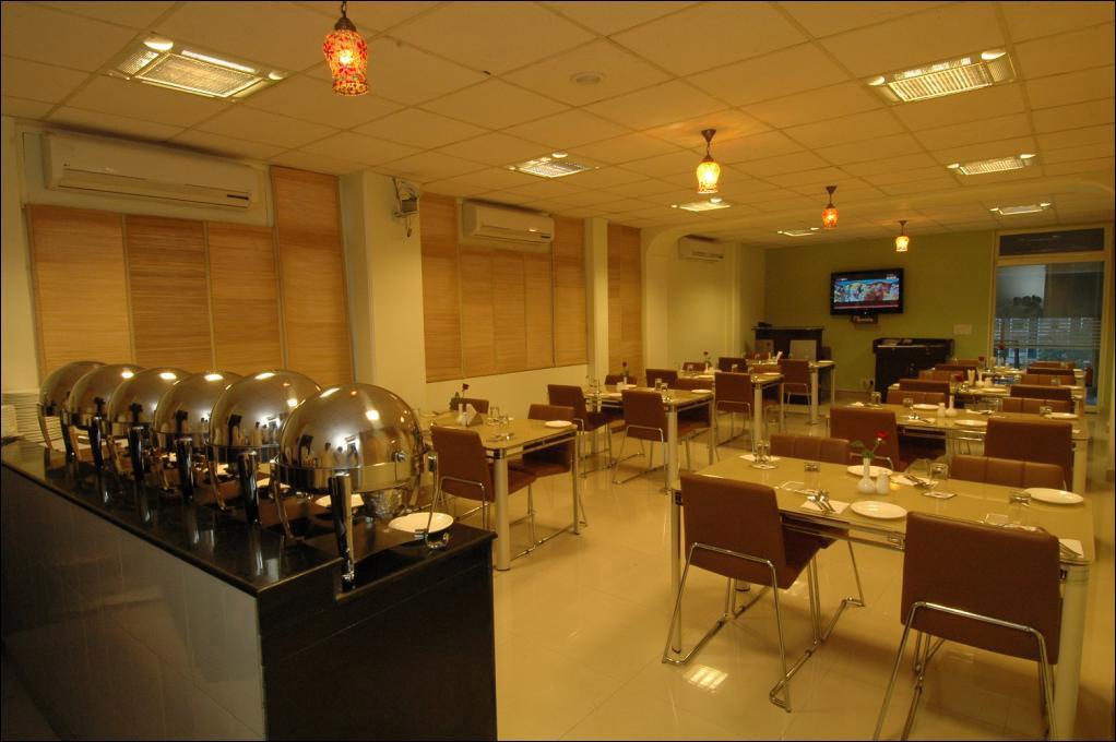 Clarks Inn Nehru Place New Delhi Exterior photo