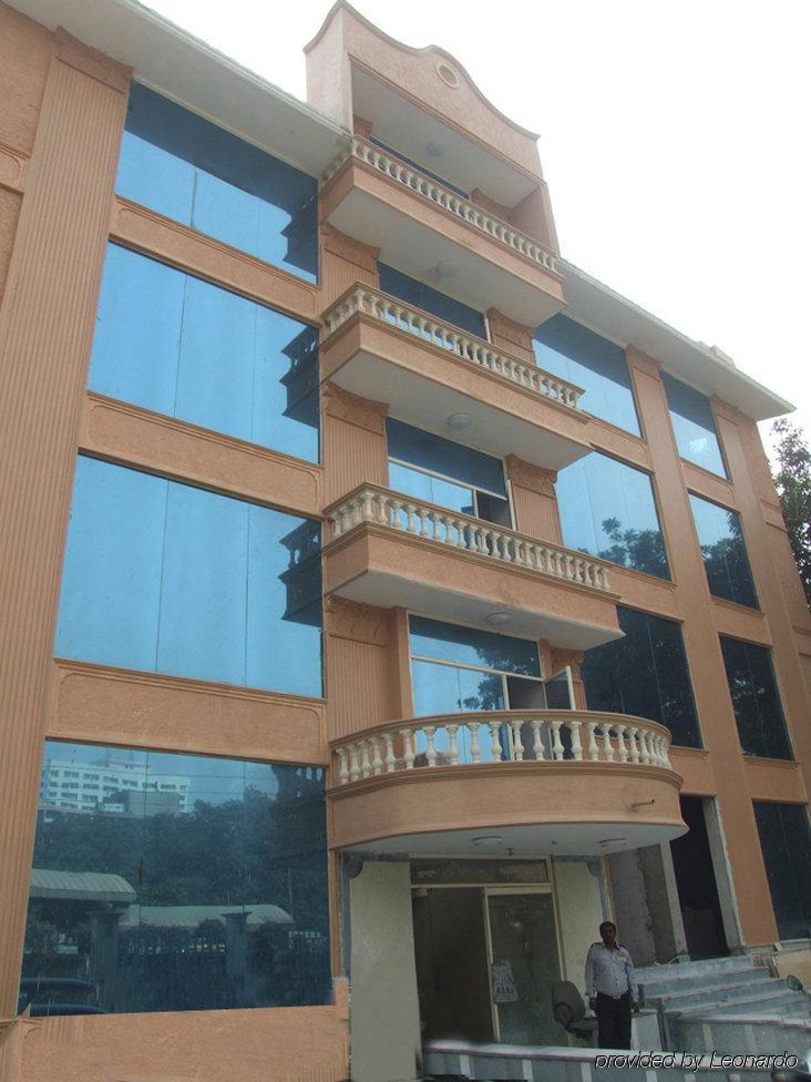 Clarks Inn Nehru Place New Delhi Exterior photo